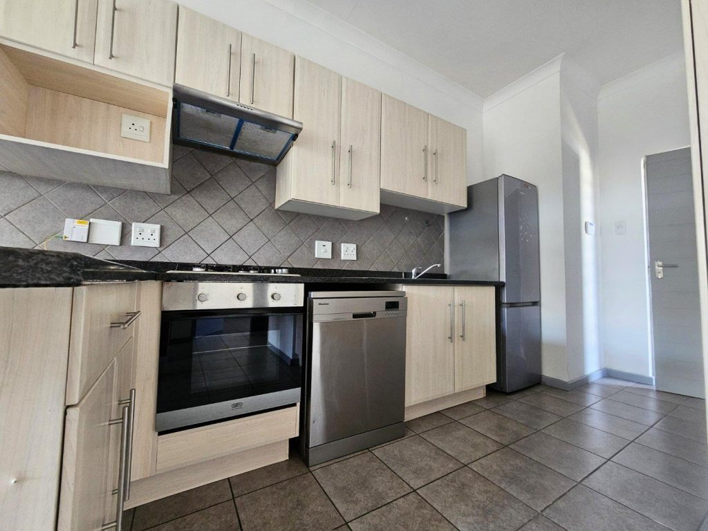2 Bedroom Apartment / Flat for Sale in Menlo Park