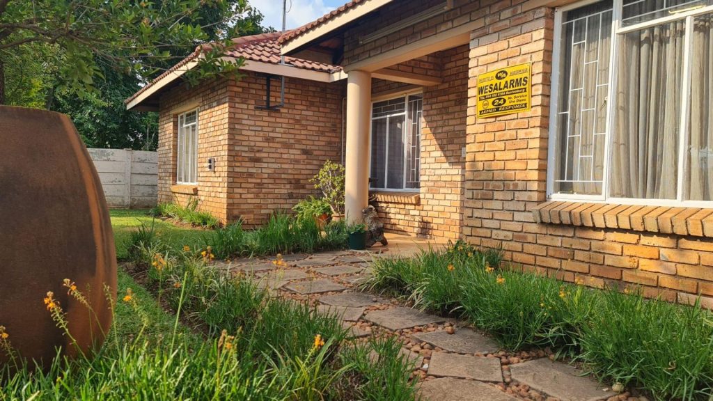 3 Bedroom House for Sale in Bo-Dorp