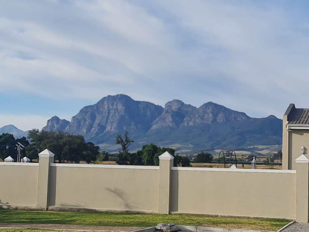 2 Bedroom Townhouse to Rent in De Zoete Inval