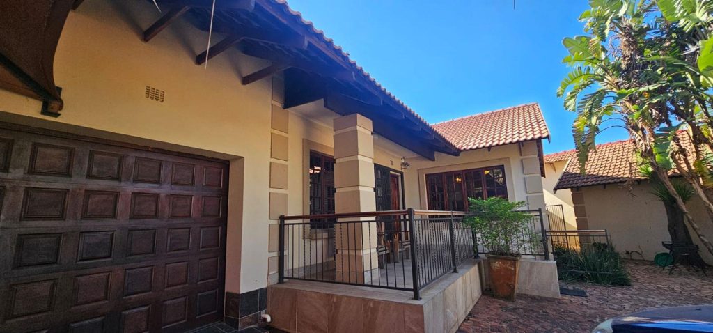 5 Bedroom House for Sale in Safari Gardens