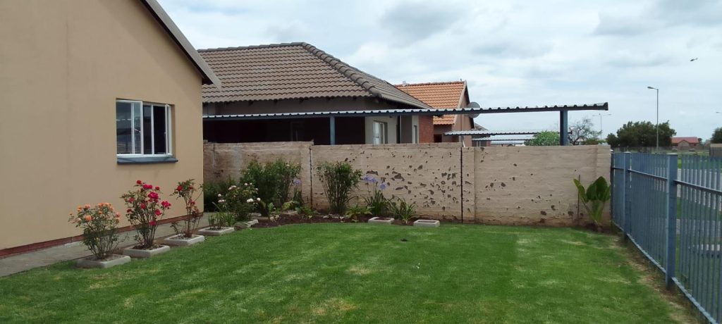 3 Bedroom House to Rent in Waterkloof Hill Estate