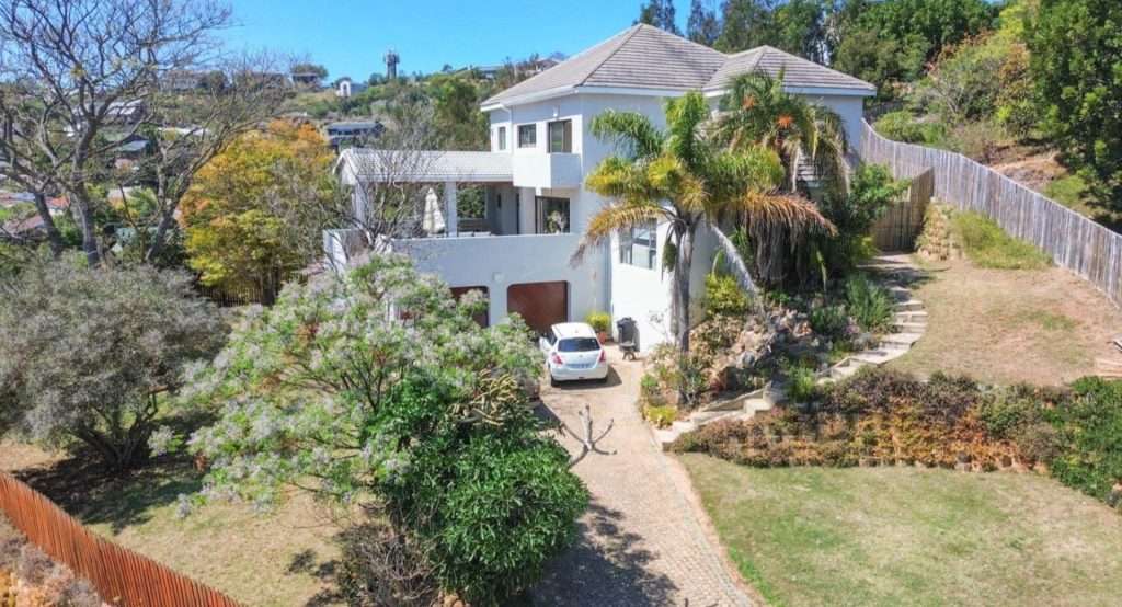 4 Bedroom House for Sale in Knysna Heights