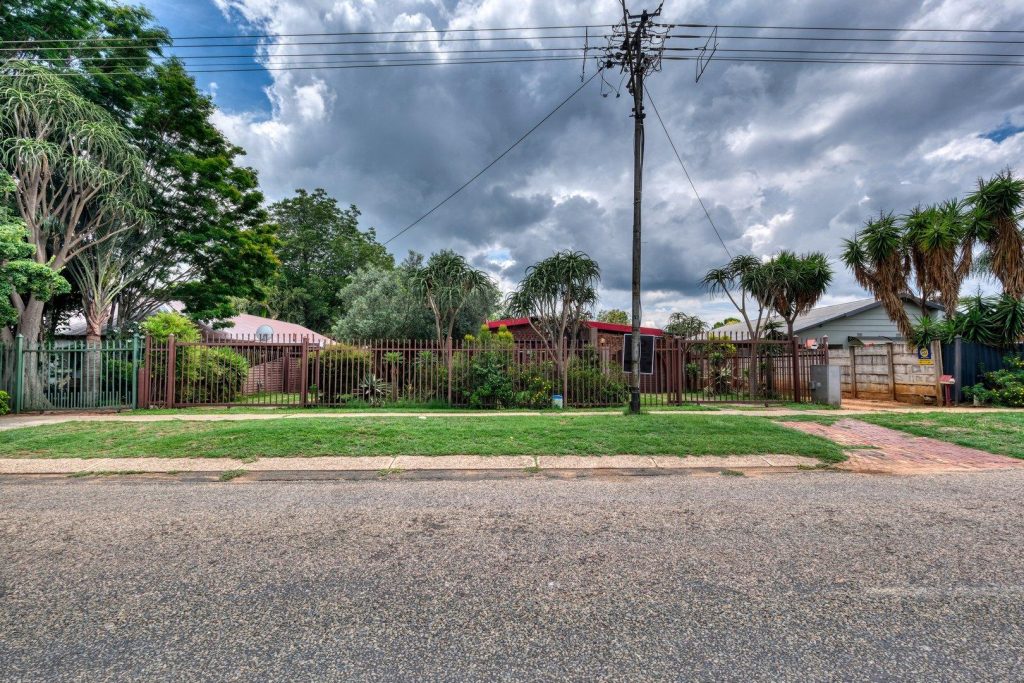 4 Bedroom House to Rent in Pretoria North