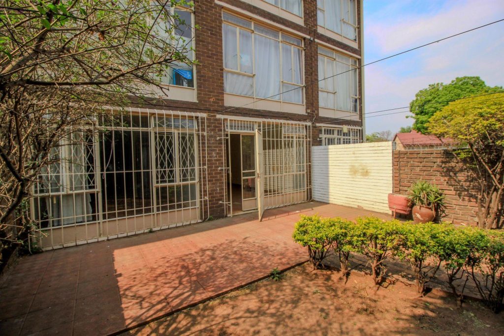 2 Bedroom Apartment / Flat for Sale in Ravensklip