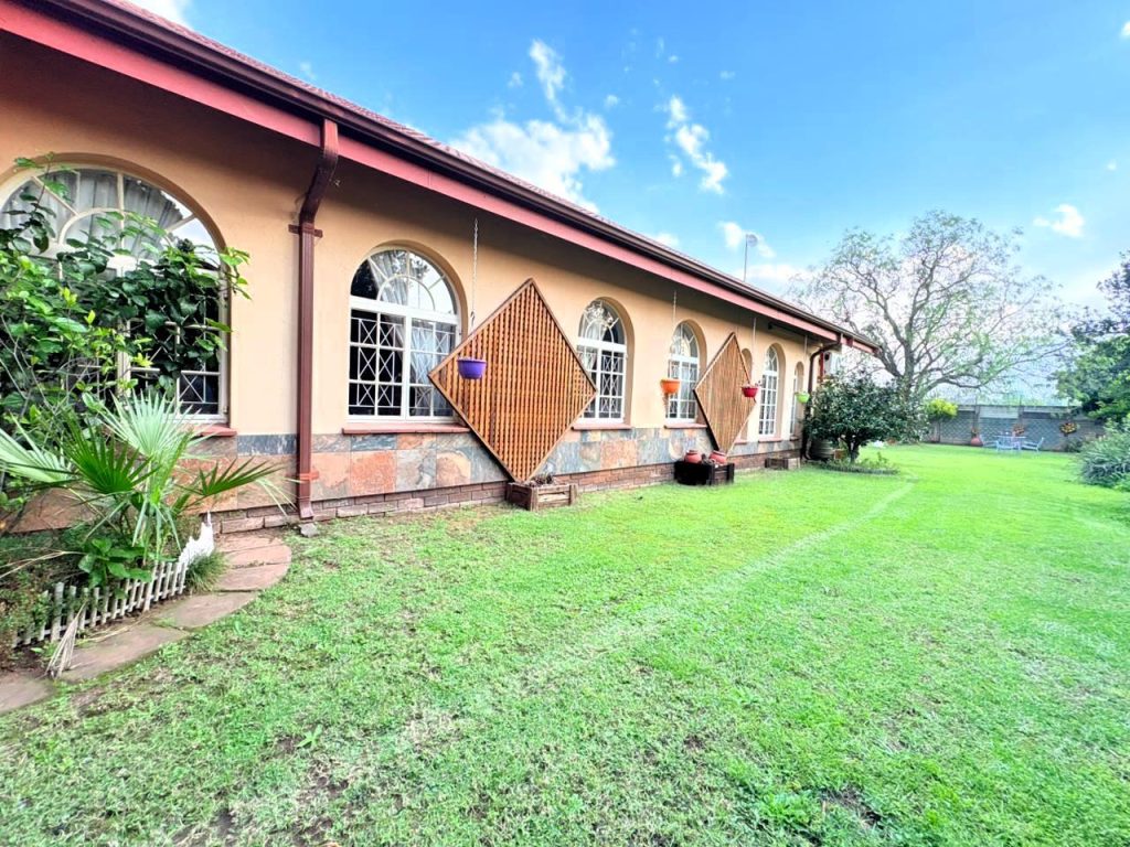 3 Bedroom House to Rent in Huttenheights