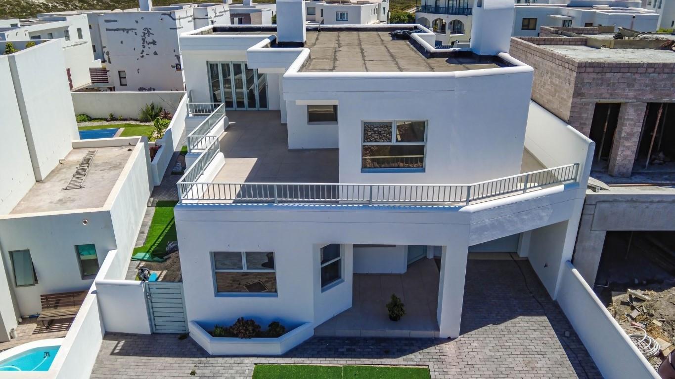 3 Bedroom House for Sale in Paradise Beach