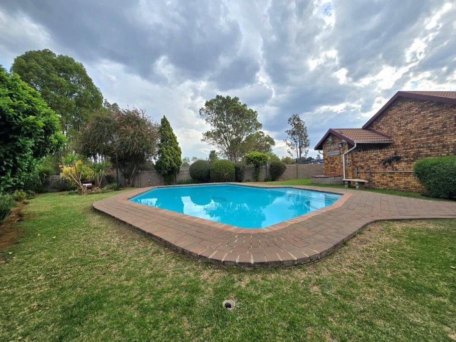 3 Bedroom Townhouse for Sale in Mayfield Park