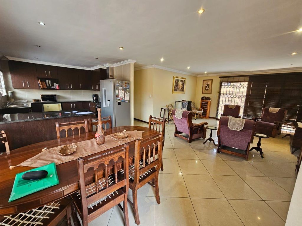 3 Bedroom House for Sale in New Redruth