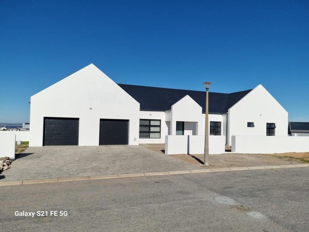 4 Bedroom House to Rent in Hoogland