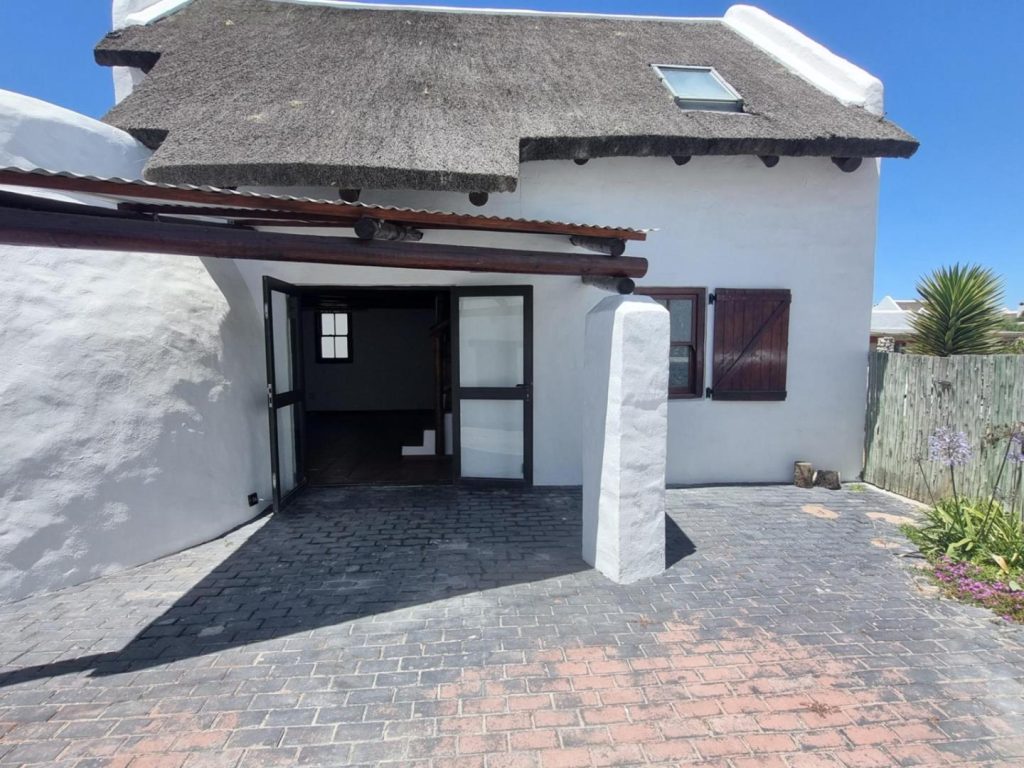 3 Bedroom House to Rent in Jacobsbaai