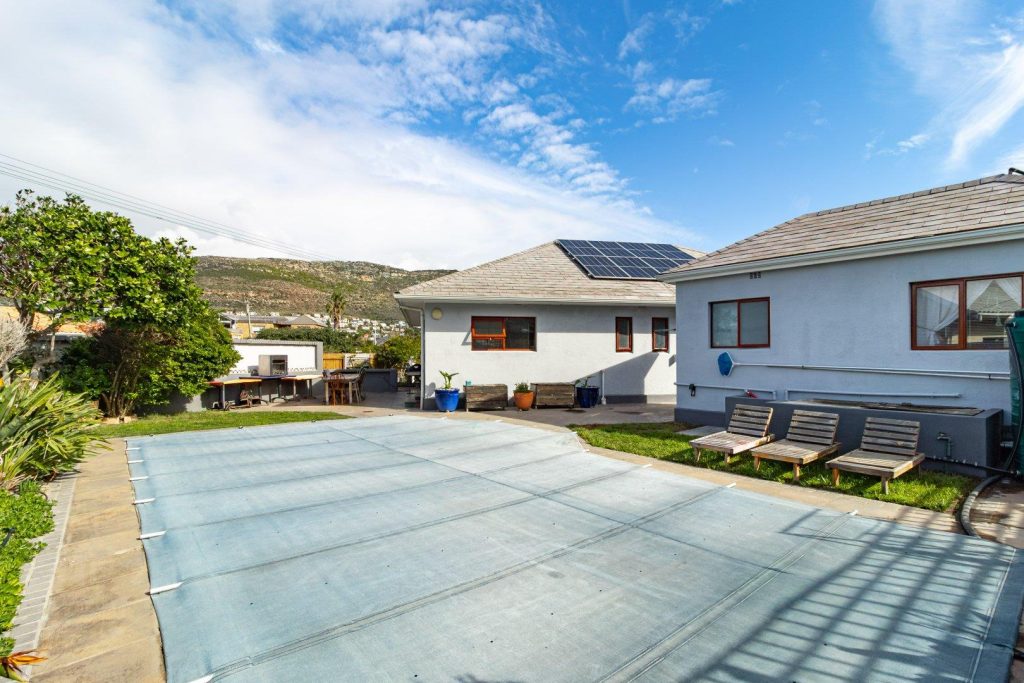 4 Bedroom House for Sale in Fish Hoek