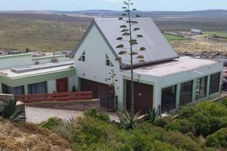4 Bedroom House For Sale in Saldanha Heights