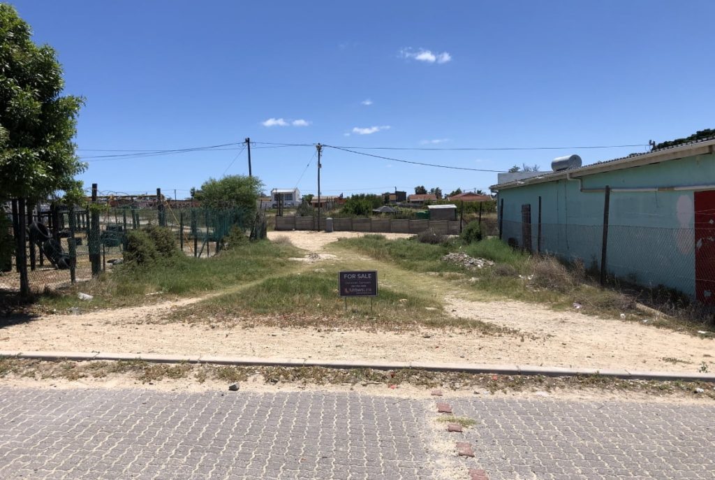 Hopefield Prime and Well-Located Commercial Vacant Stand