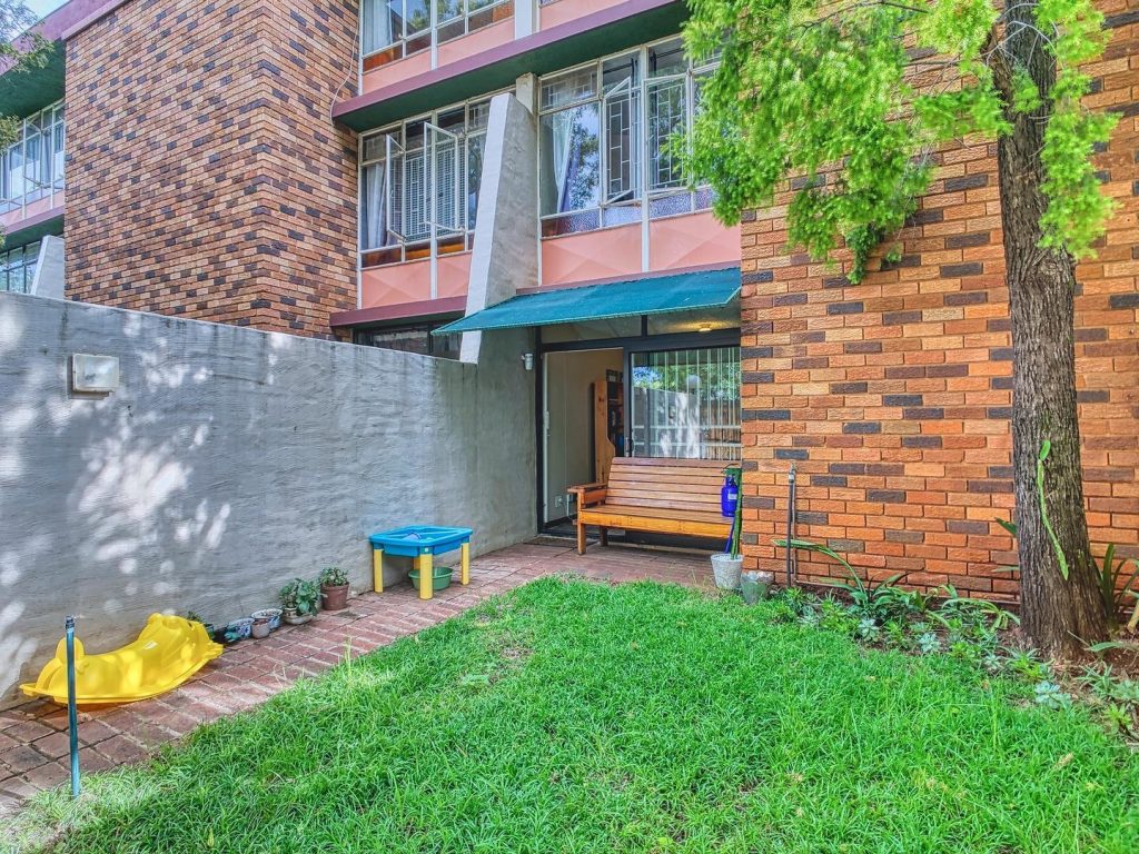 2 Bedroom Townhouse for Sale in Queenswood