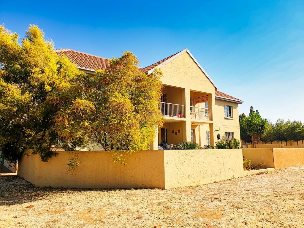 2 Bedroom Townhouse for Sale in Wapadrand