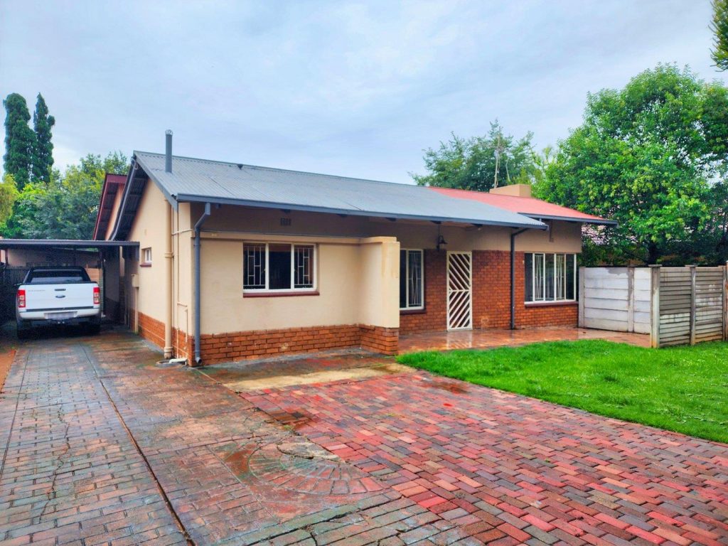 3 Bedroom House to Rent in Queenswood