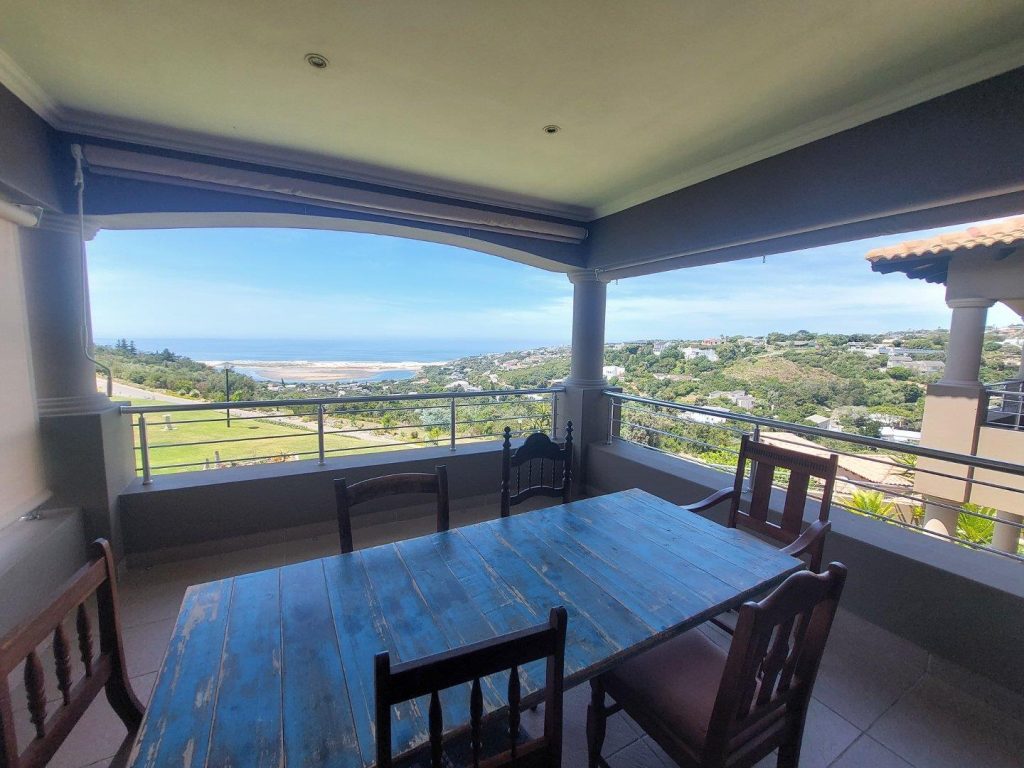 3 Bedroom Apartment / Flat to Rent in The Hill