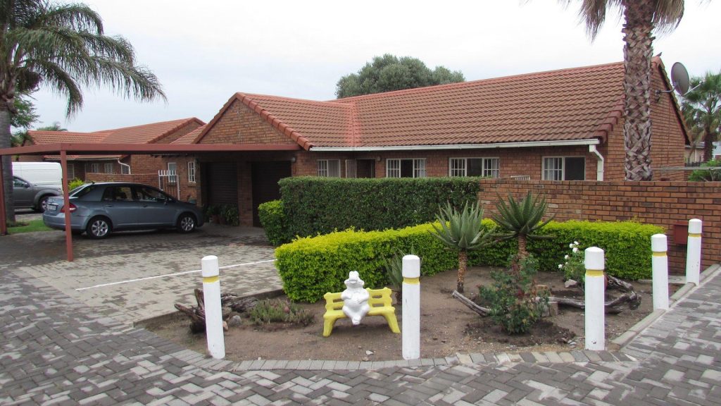 2 Bedroom Townhouse for Sale in Annlin