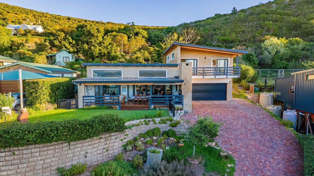 3 Bedroom House for Sale in Brenton On Lake