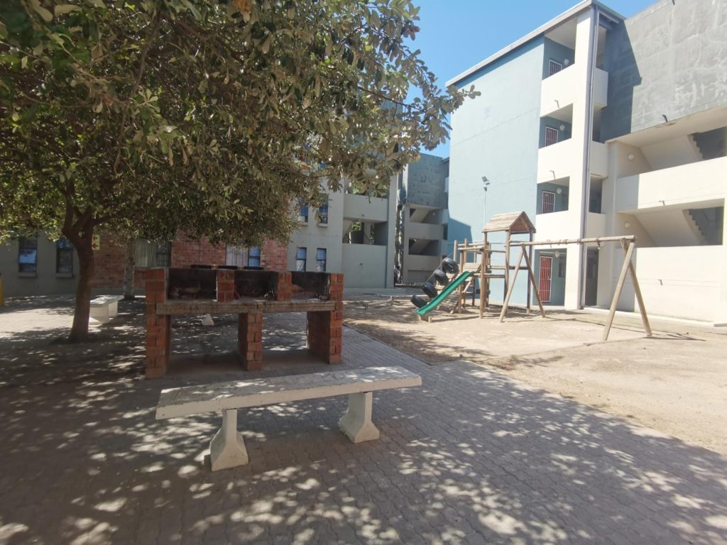 2 Bedroom Apartment / Flat for Sale in Scottsdene
