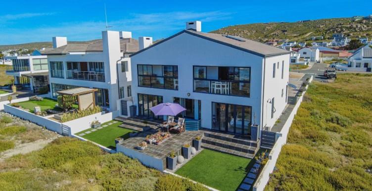5 Bedroom House for Sale in Sandy Point Beach Estate