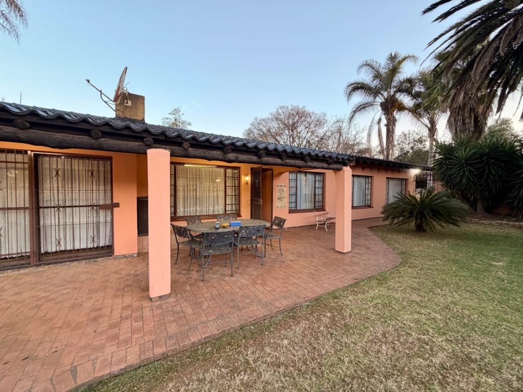 3 Bedroom House for Sale in Valhalla