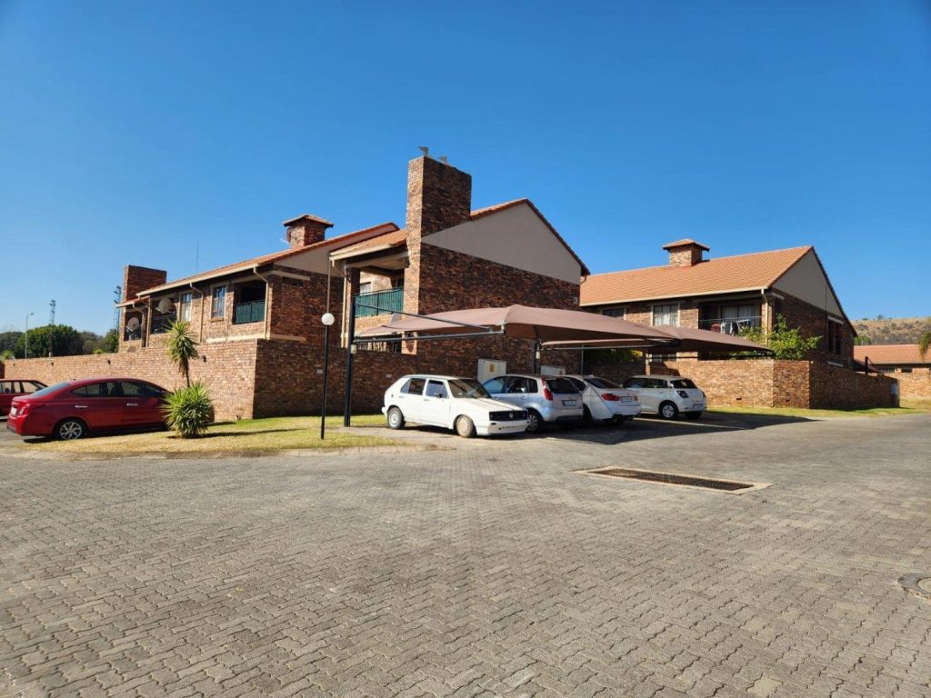 2 Bedroom Apartment / Flat for Sale in Magalieskruin