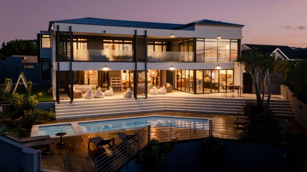 Bedroom House for Sale in Lower Robberg