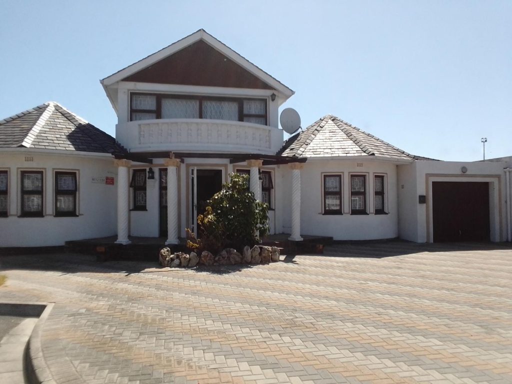 4 Bedroom House for Sale in Cravenby
