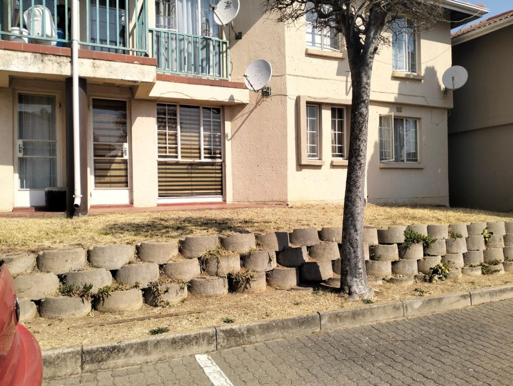 3 Bedroom Apartment / Flat for Sale in Vorna Valley